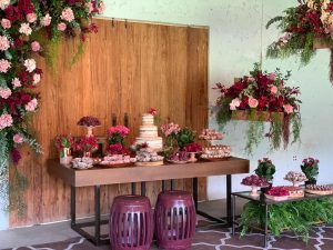 Mesa Box Bronze Borda Alta – Bolo e Doces  Mesa Box Bronze Borda Alta – Bolo e Doces