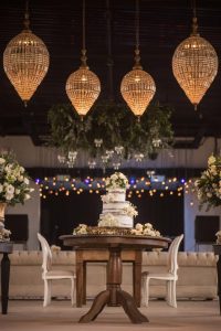 Mesa Chipandelle Madeira Bolo e Doces  Mesa Chipandelle Madeira Bolo e Doces